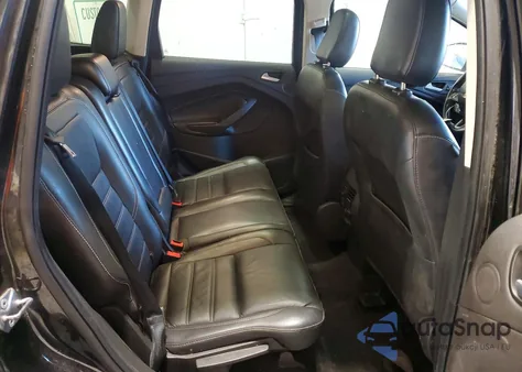 2019 Ford Escape Titanium z USA, uszkodzony, nr VIN 1FMCU9J92KUB11580